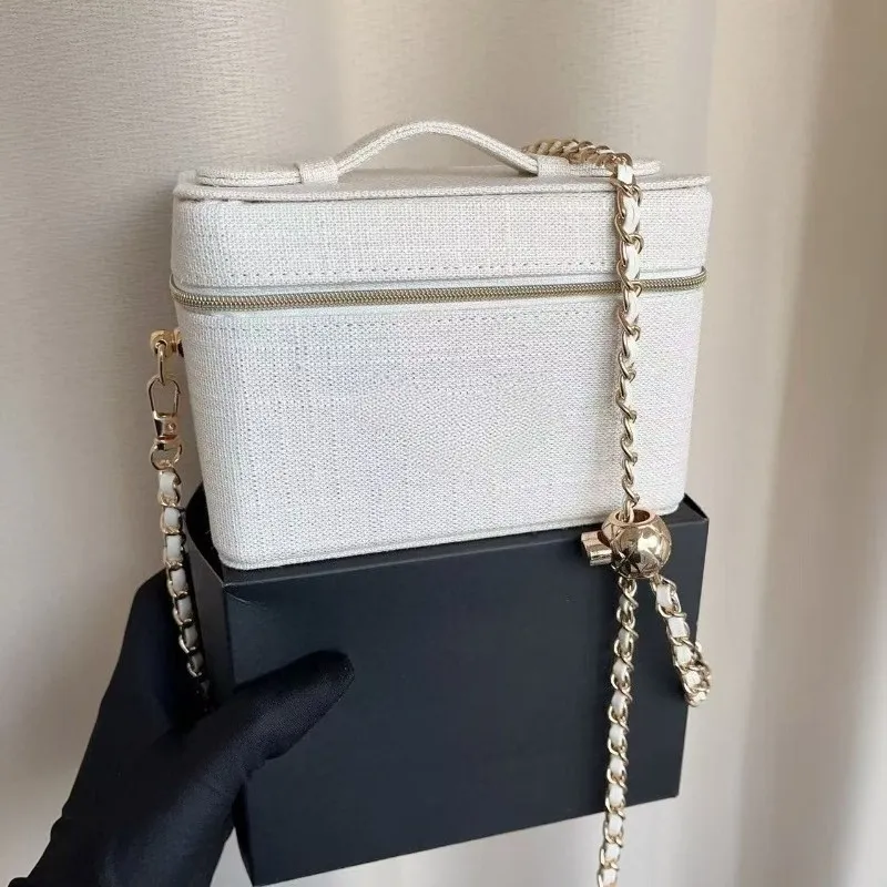 Luxury Bags Edit - Sac de maquillage édition limitée Noël