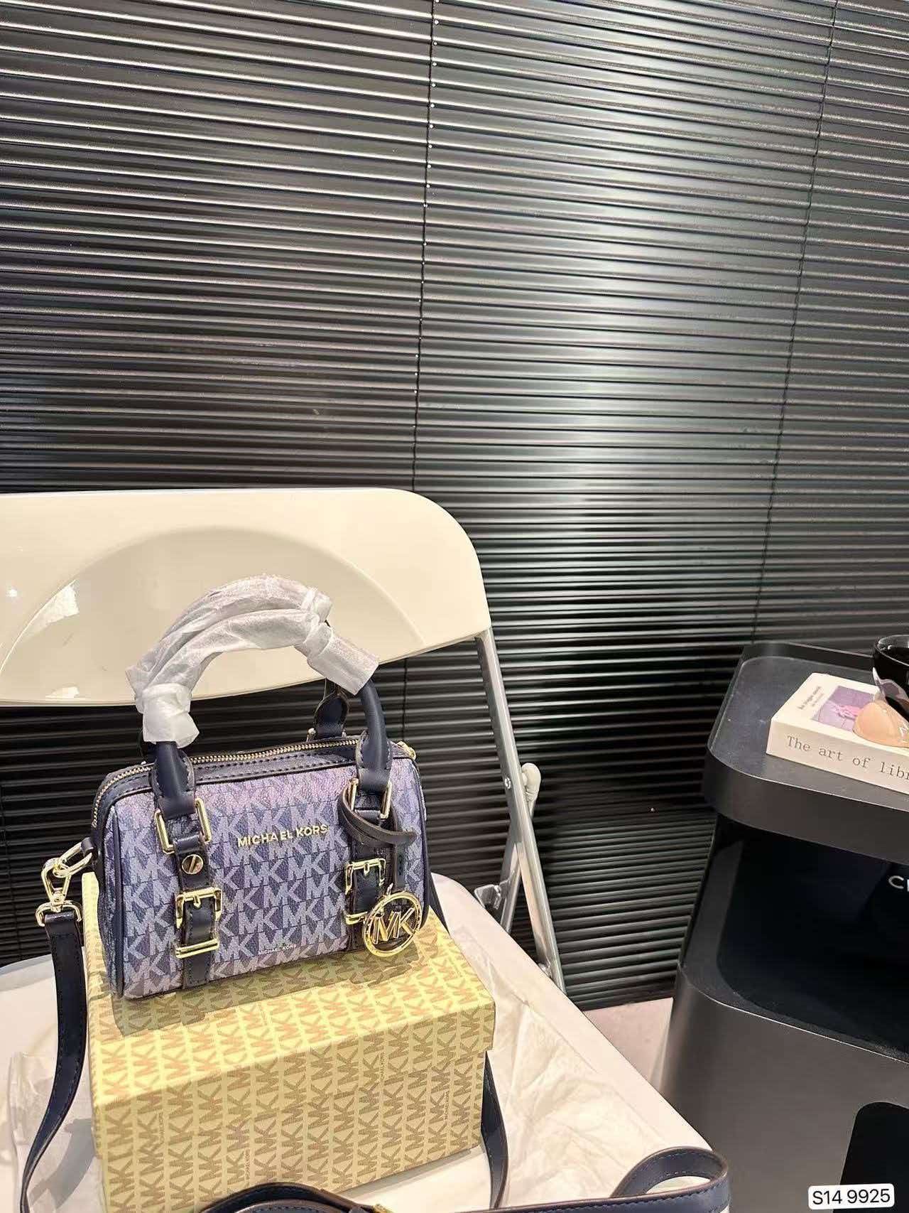 Luxury Bags Michael Kors - Sac bandoulière Michael Kors MK pour