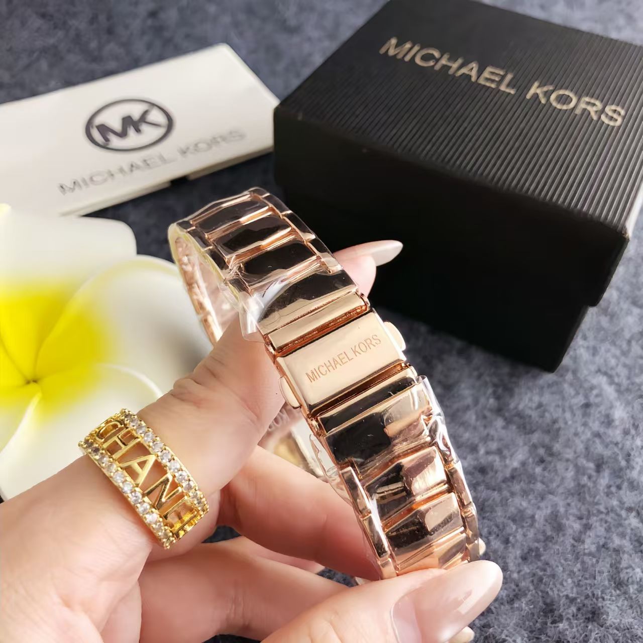 Michael Kors nouvelle montre é - Luxury Bags Michael Kors avis et prix