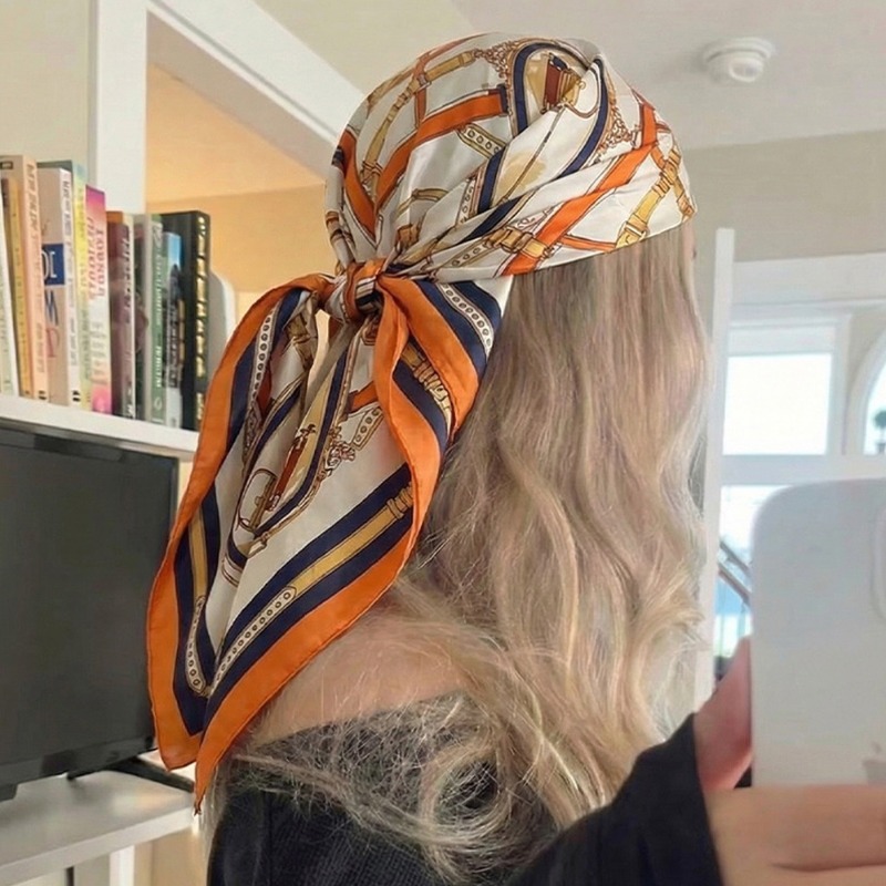 Foulard carré en soie de luxe  - Luxury Bags Designer avis et prix