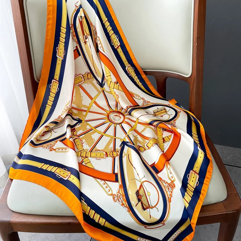 Foulard carré en soie de luxe  - Luxury Bags Designer avis et prix