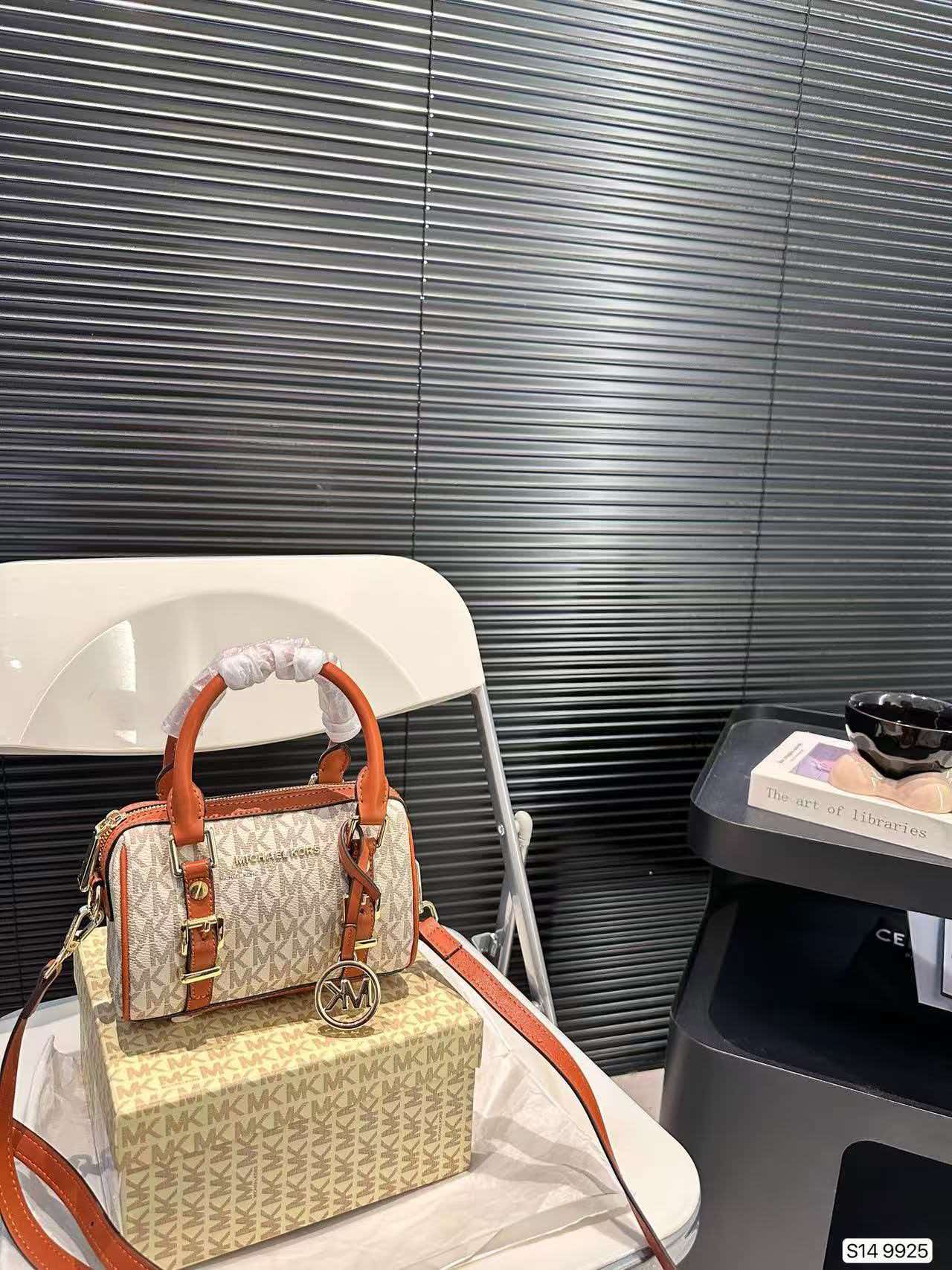 Sac bandoulière Michael Kors M - Luxury Bags Michael Kors avis et prix