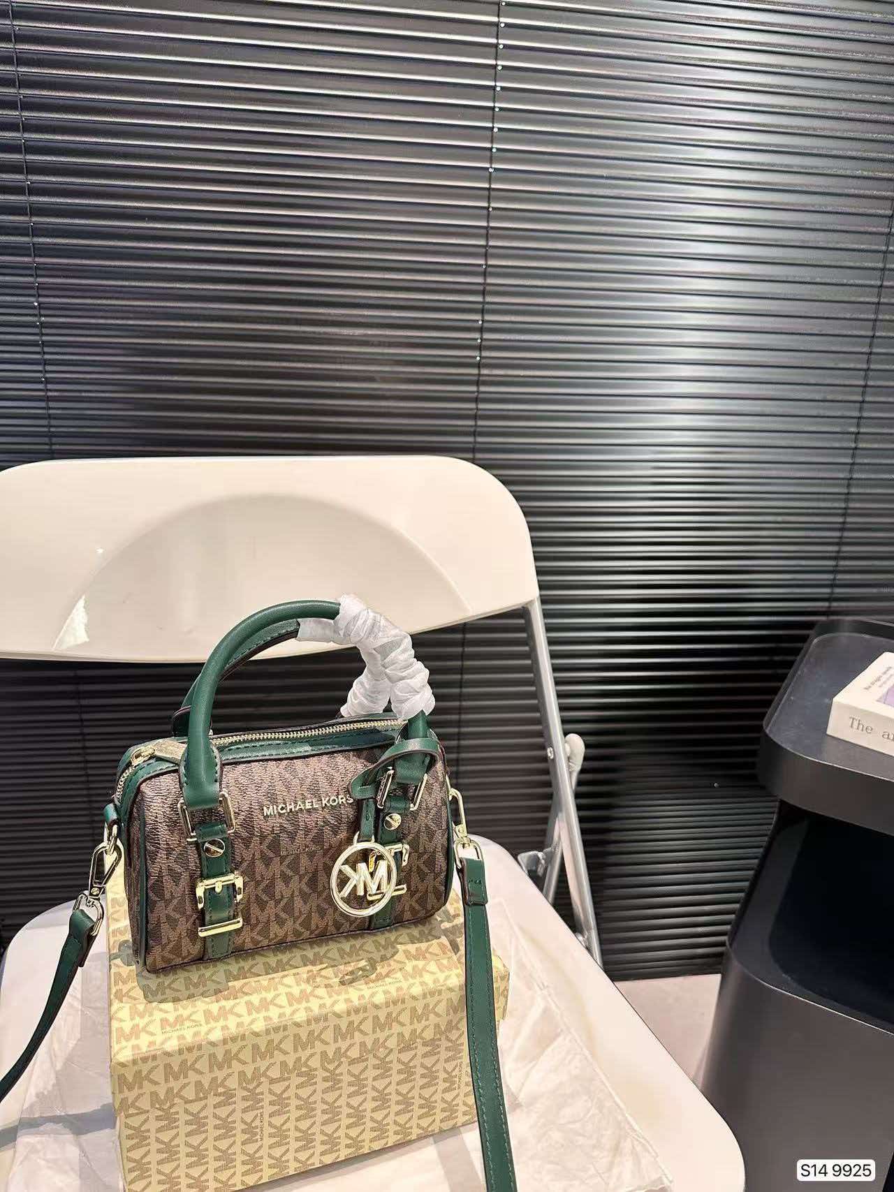 Sac bandoulière Michael Kors M - Luxury Bags Michael Kors avis et prix