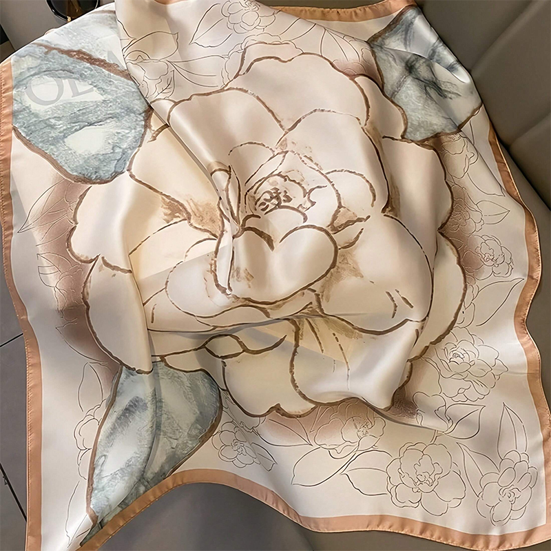 Foulard carré en soie imprimé  - Luxury Bags Designer avis et prix