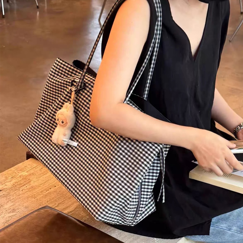 Sacs fourre-tout en treillis d - Luxury Bags 2026 avis et prix