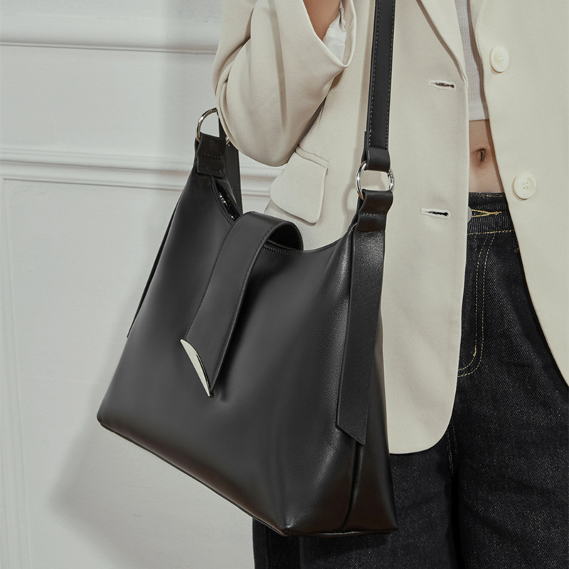 Sacs à bandoulière Hobo en cui - Luxury Bags 2026 avis et prix